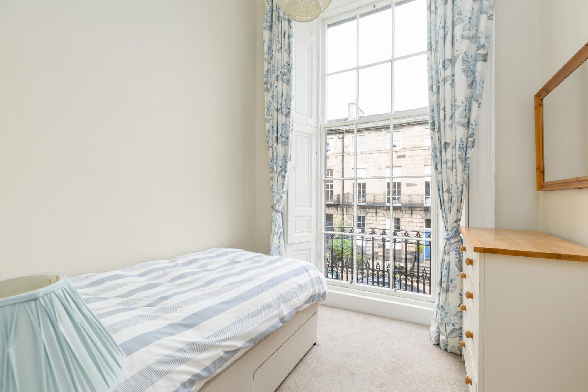 Light And Spacious 2 Bedroom Flat In Heart Of エディンバラ エクステリア 写真