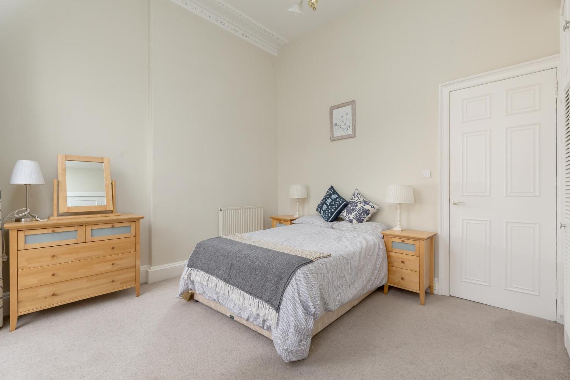 Light And Spacious 2 Bedroom Flat In Heart Of エディンバラ エクステリア 写真