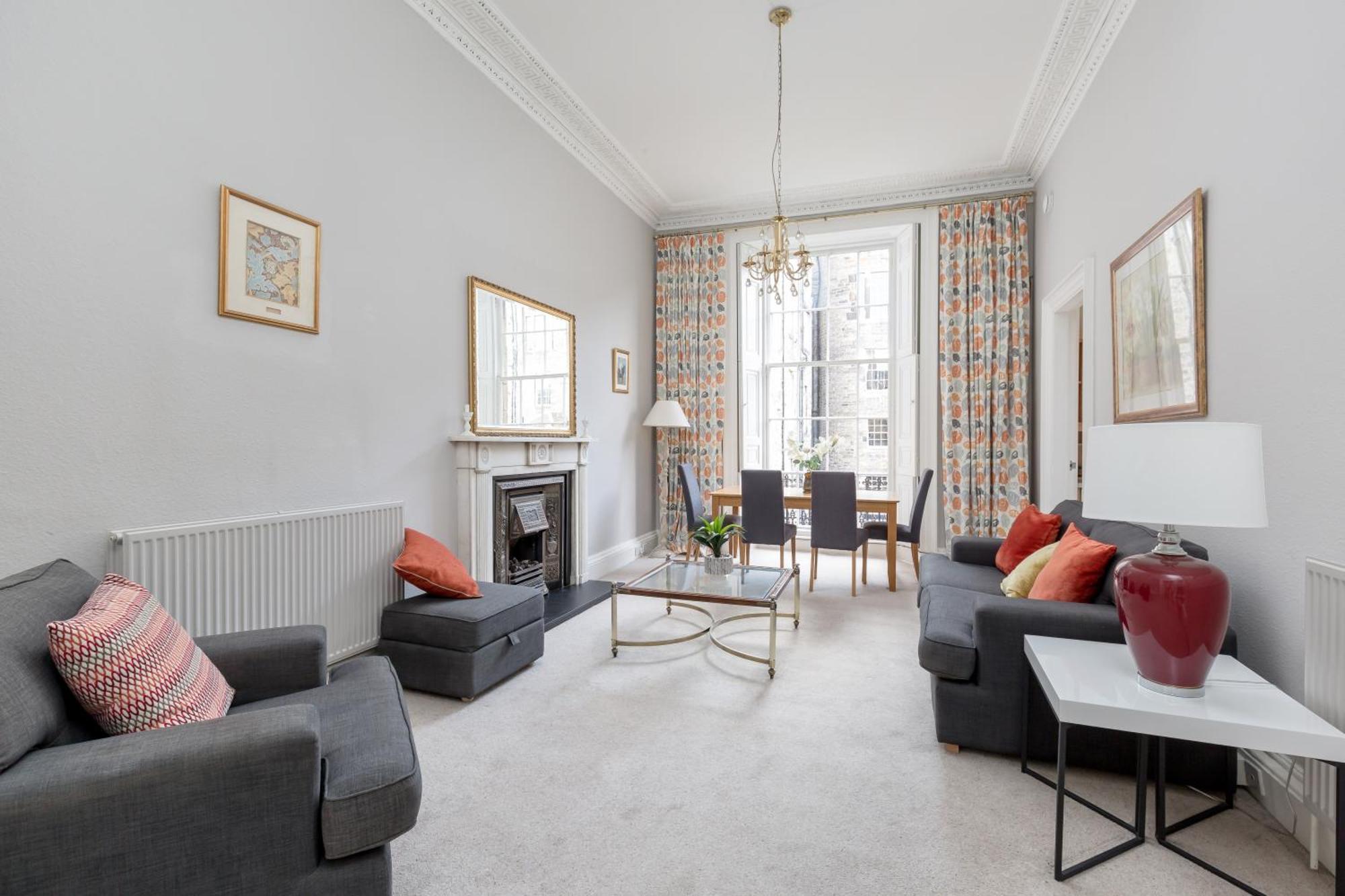 Light And Spacious 2 Bedroom Flat In Heart Of エディンバラ エクステリア 写真