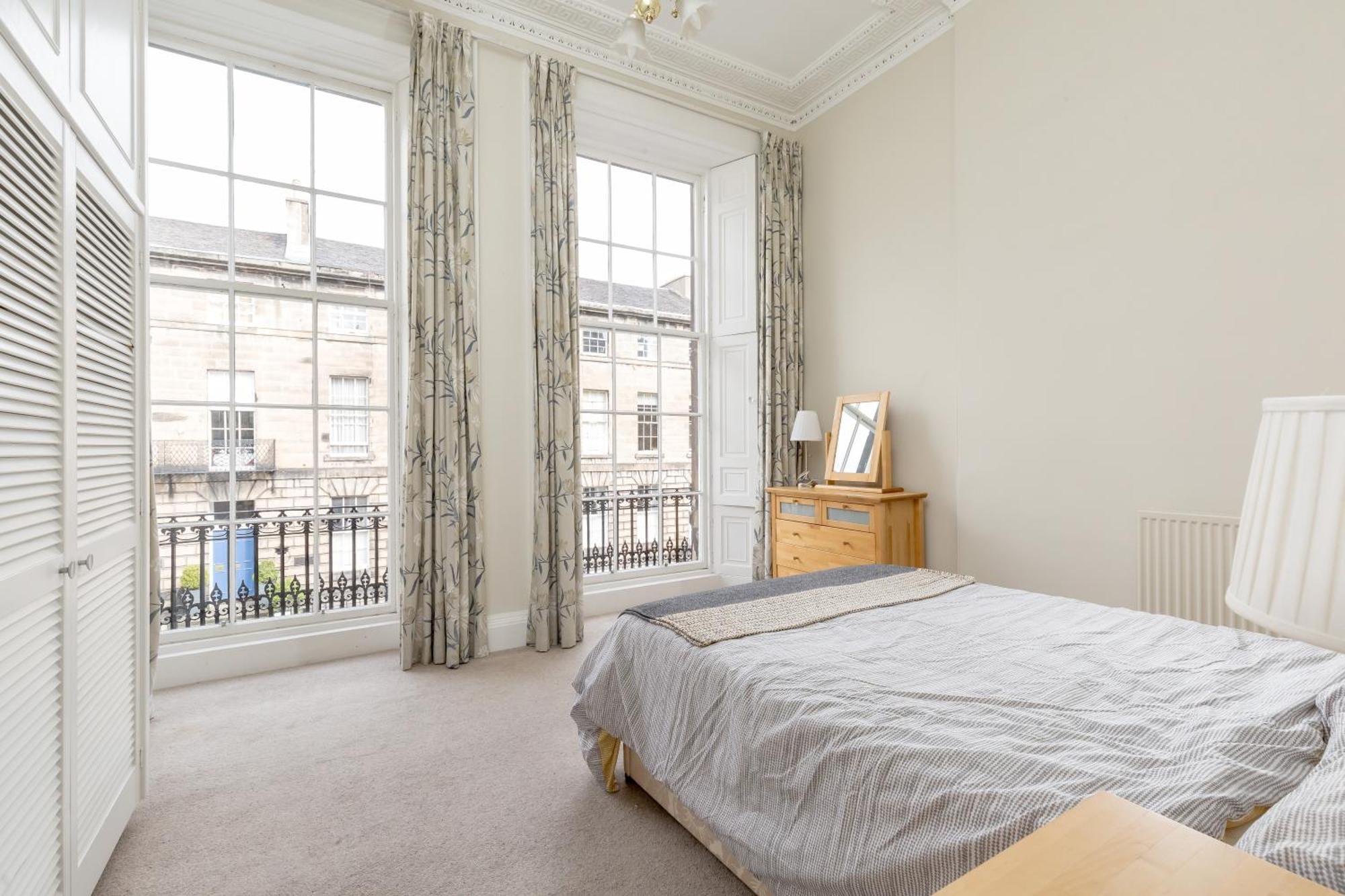 Light And Spacious 2 Bedroom Flat In Heart Of エディンバラ エクステリア 写真